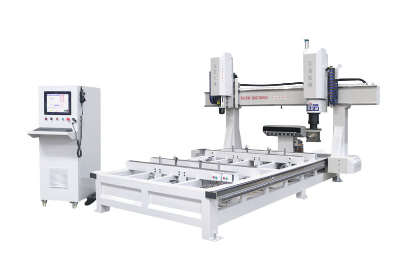 如何正确清洁铣底开槽机的刀具和切割区域？